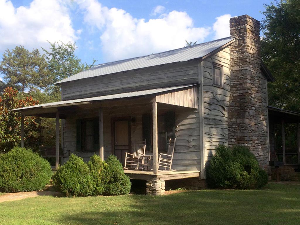 Springhouse Cabin in Middle Tennessee