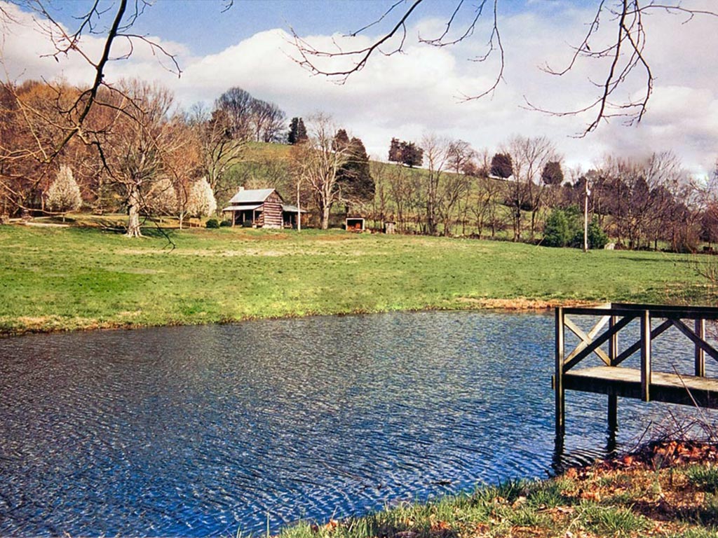 Tennessee Rental Cabin by the Water